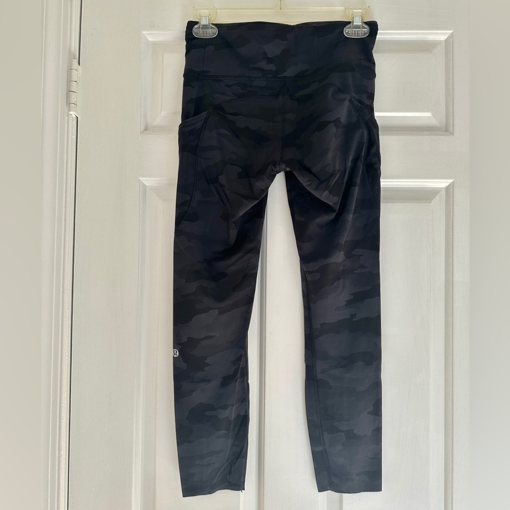 Lululemon Fast and Free Tight II 25" Heritage 365 Camo Deep Coal Multi - Size 6 - Picture 8 of 10